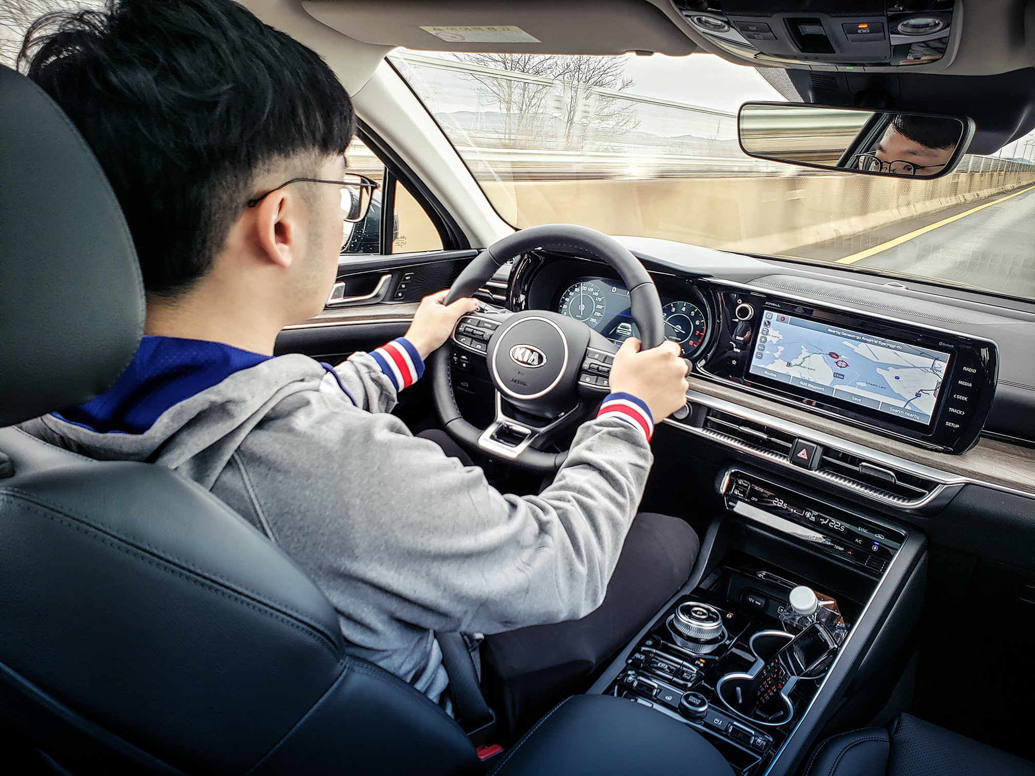 最新款起亚k5驾驶感受,全新起亚k5重回颜值巅峰