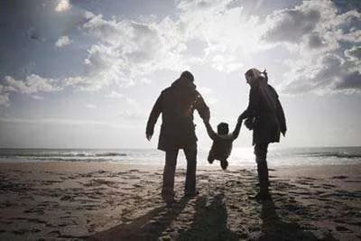 父母生病独生子的无奈,父母得病不愿治不想拖累孩子