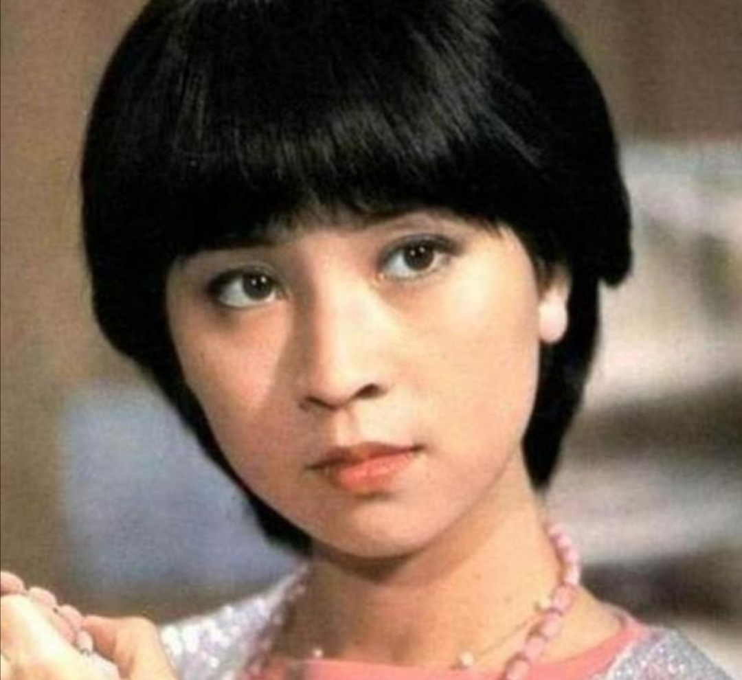 从伴舞女郎到影后，嫁功夫巨星拥有上亿身家，62岁却遭儿子入狱