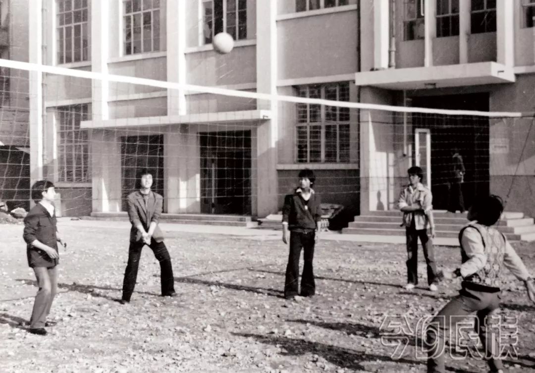 坚守与奋斗、光荣与梦想——省民专40年