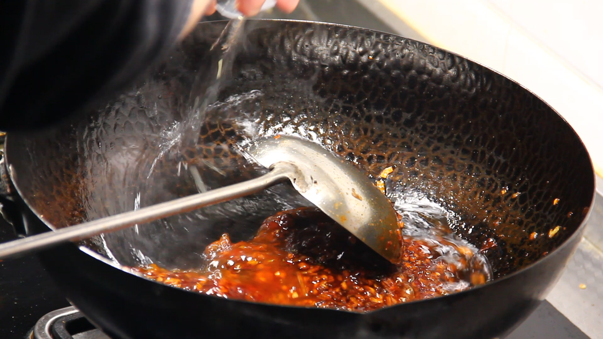 街边浇汁豆腐摆摊做法,浇汁豆腐夜市摆摊赚钱吗