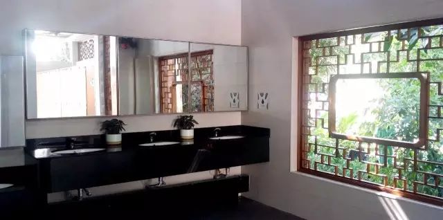 深圳，一个连拉屎都要发朋友圈的城市