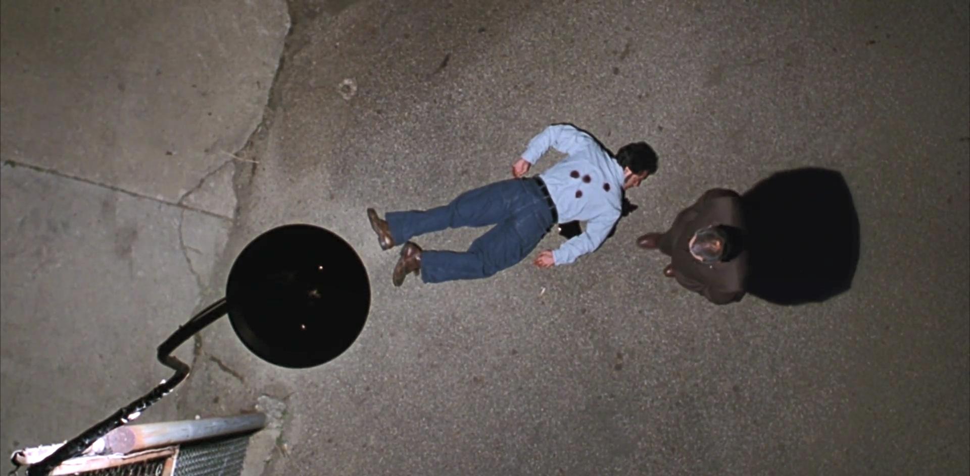 肖申克的监狱生活,肖申克的救赎监狱长贪污片段