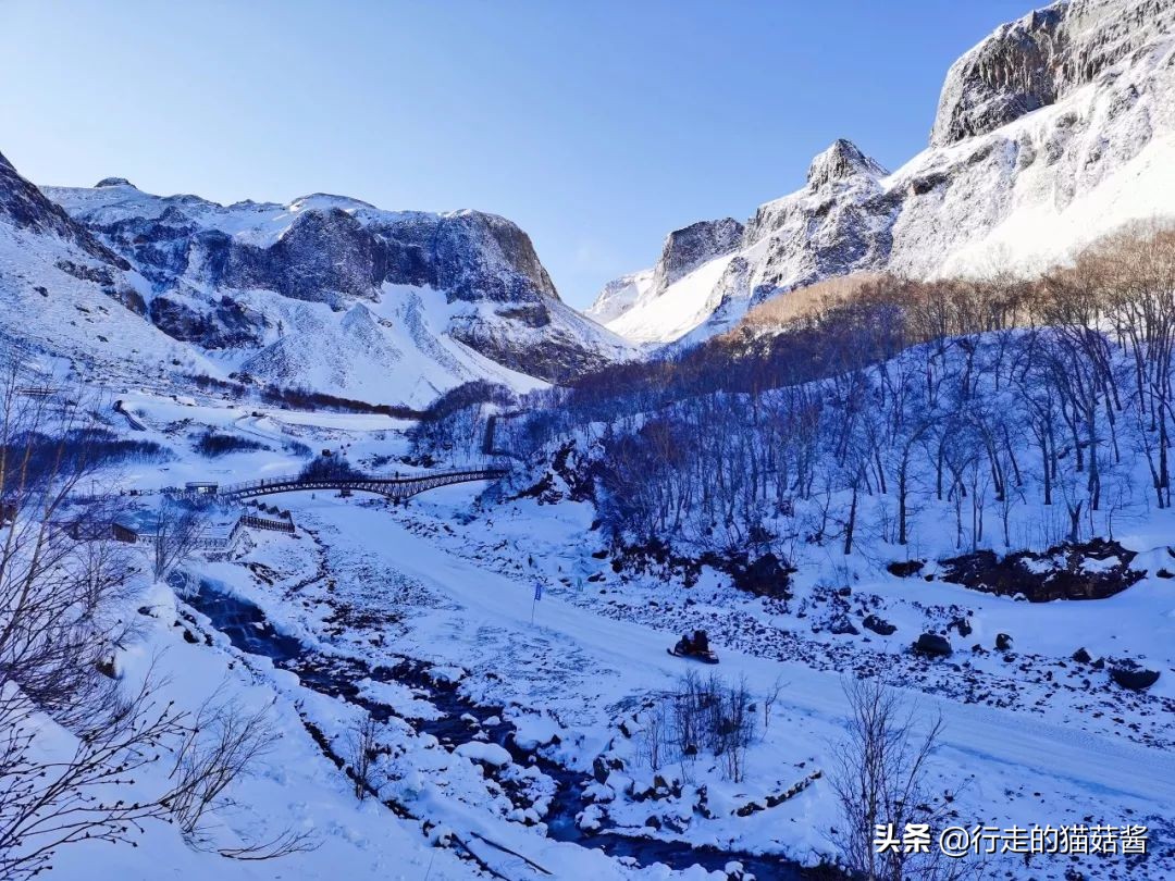 长白山天池猴子泡温泉 (长白山冬天看天池)
