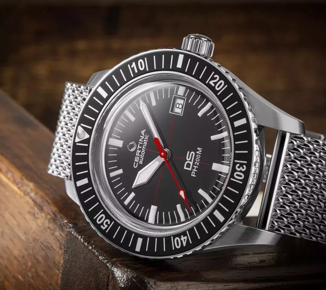 钢带手表怎么选,钢带手表应该怎么摘比较不会坏