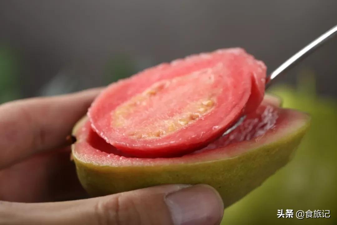 正宗又甜又脆红心芭乐,芭乐软糯香甜5斤