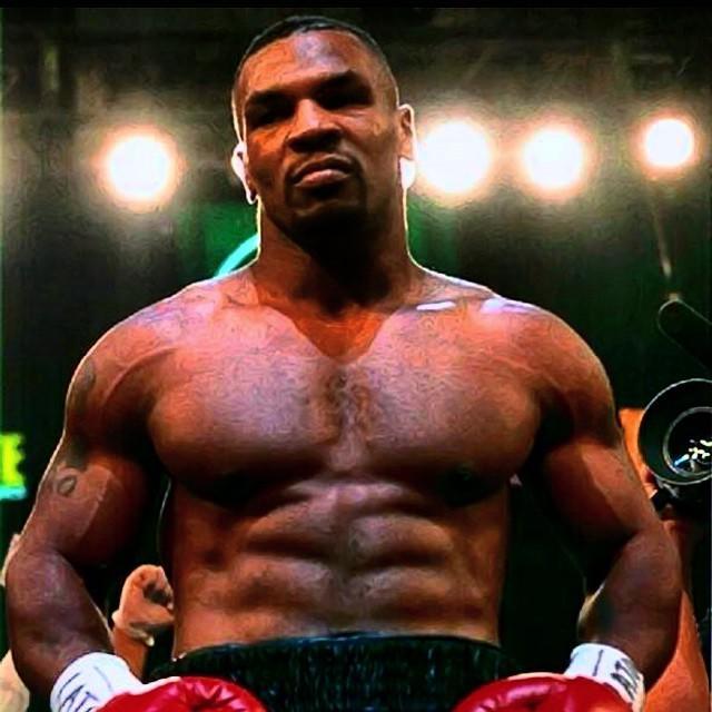 泰森的颈桥动作,泰森是如何锻炼肌肉的