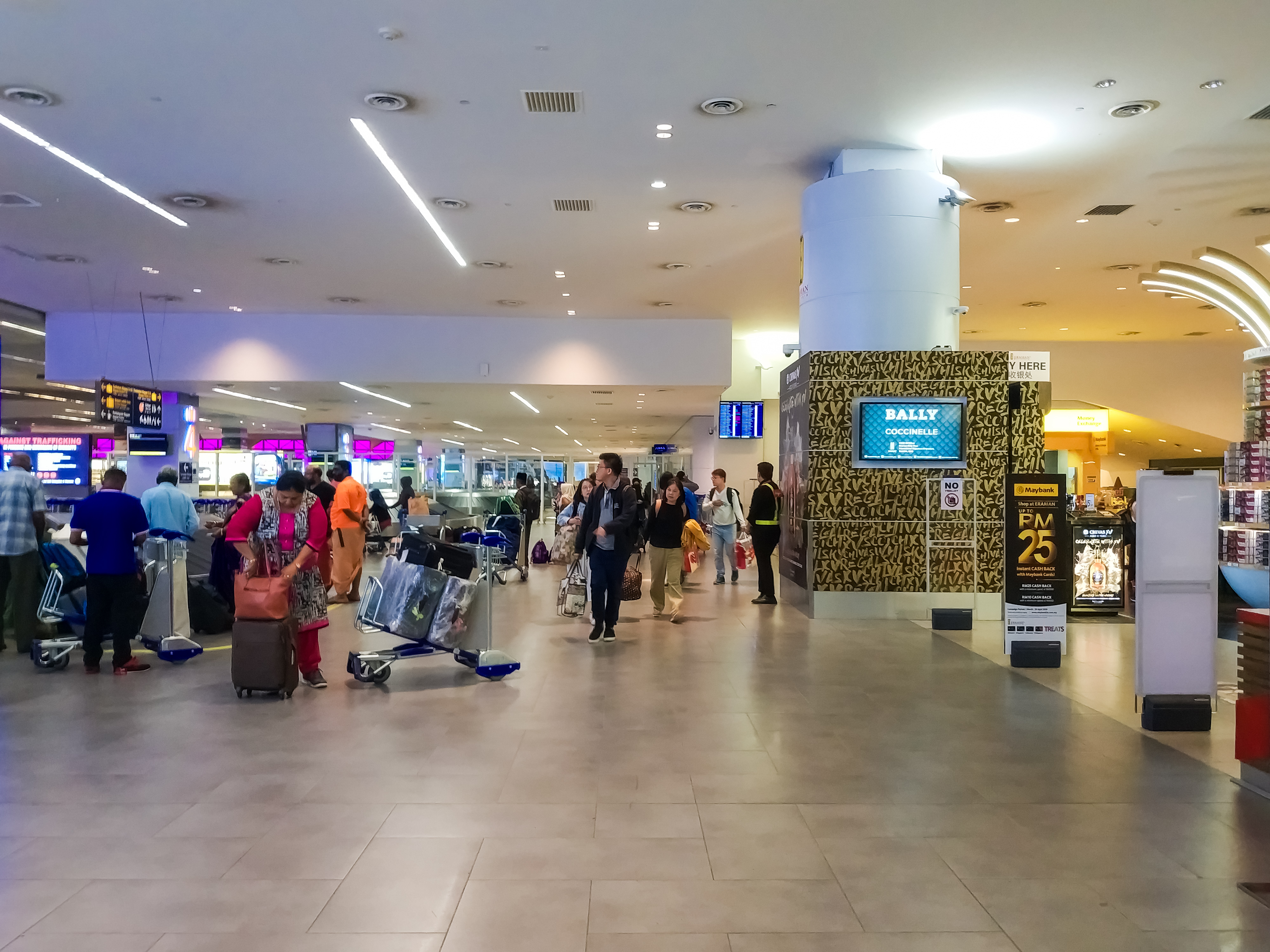 吉隆坡廉价国际机场,吉隆坡机场换马币贵吗