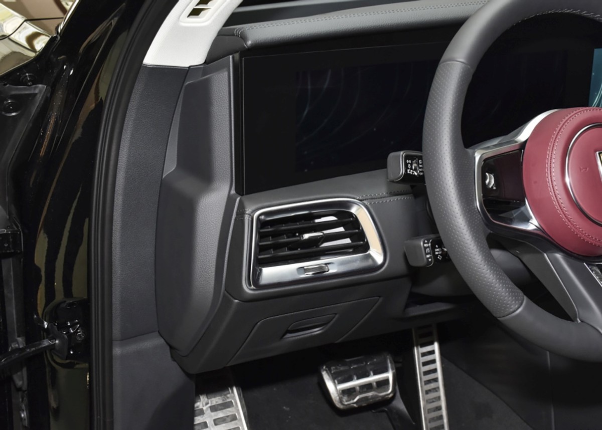 豪华不止步红旗e-hs9实车曝光,新款红旗e-hs9将于广州车展上市