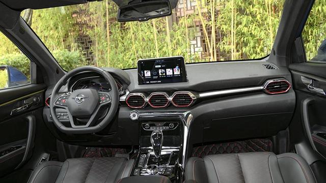 外观大气时尚的海马8S，座椅舒适，内饰精致，值得你拥有