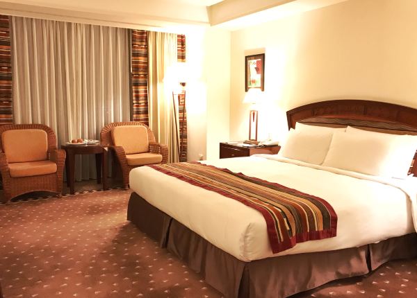 这家酒店有全台唯一「乌龙院主题房」，还能在馆内开赛车