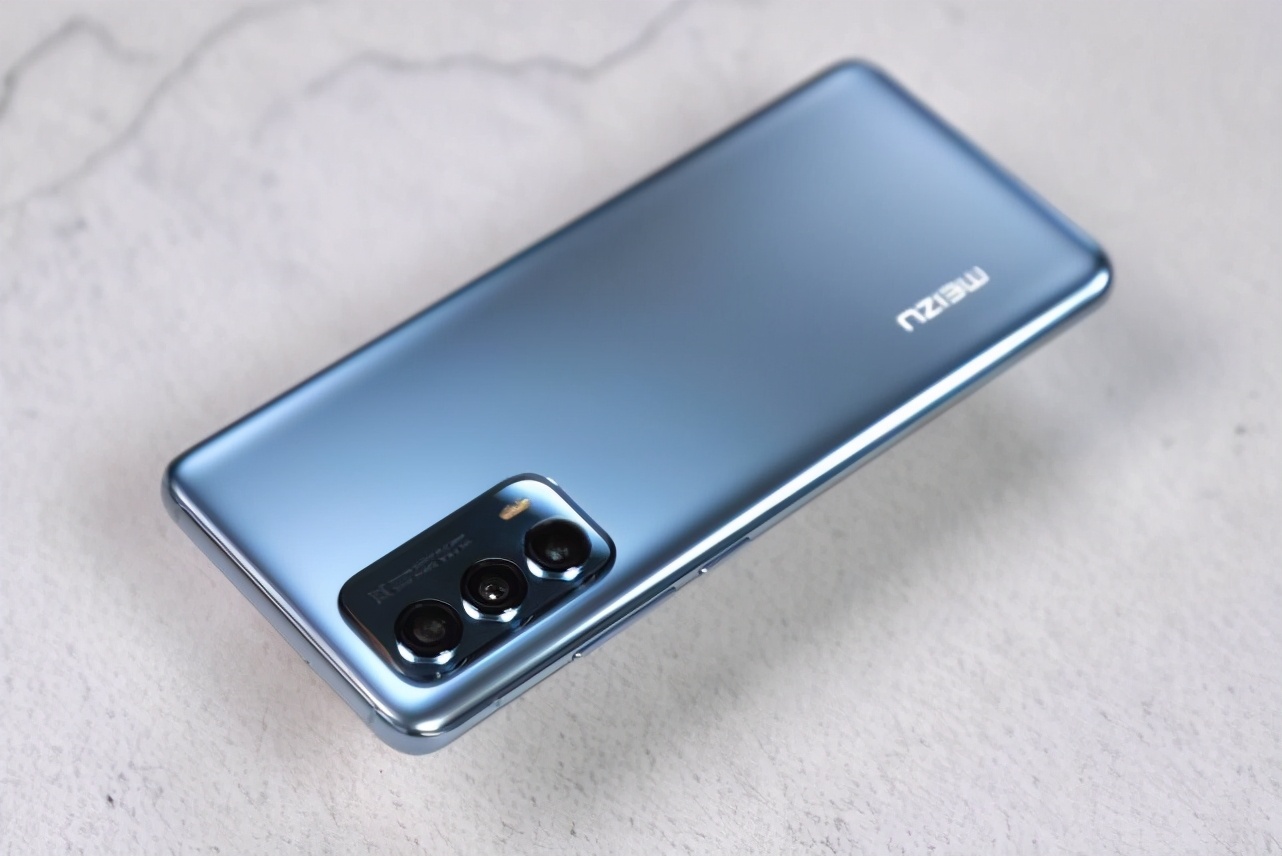 两千直面屏5g手机推荐性价比高,大屏强悍的性价比5g手机推荐