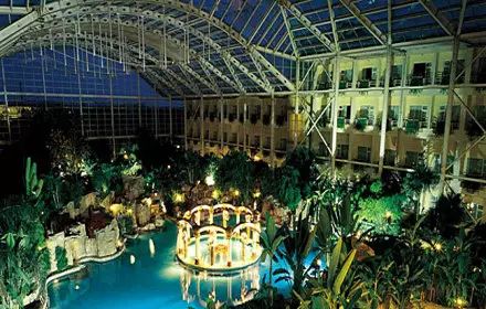 北京100元吃住泡温泉,北京哪里可以滑雪泡温泉