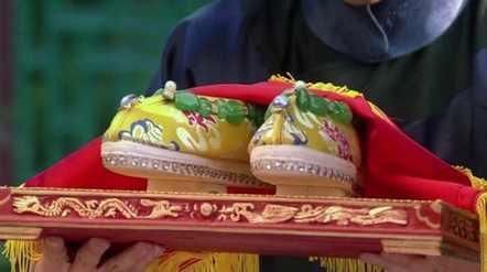 寸锦寸金指的是蜀锦还是云锦,蜀锦名贵吗