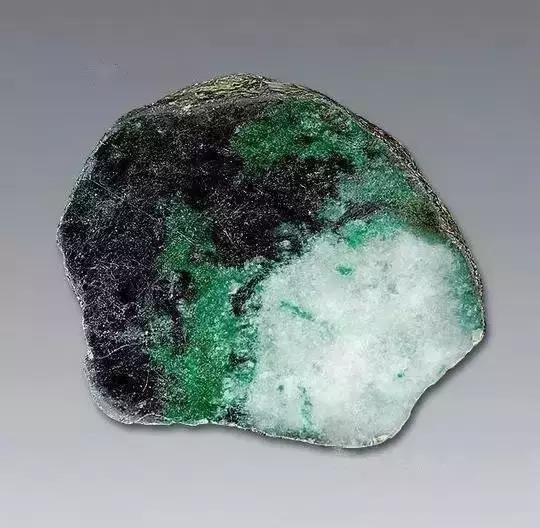 捡到这样的石头千万别扔桌子,遇到这样的石头赶紧捡