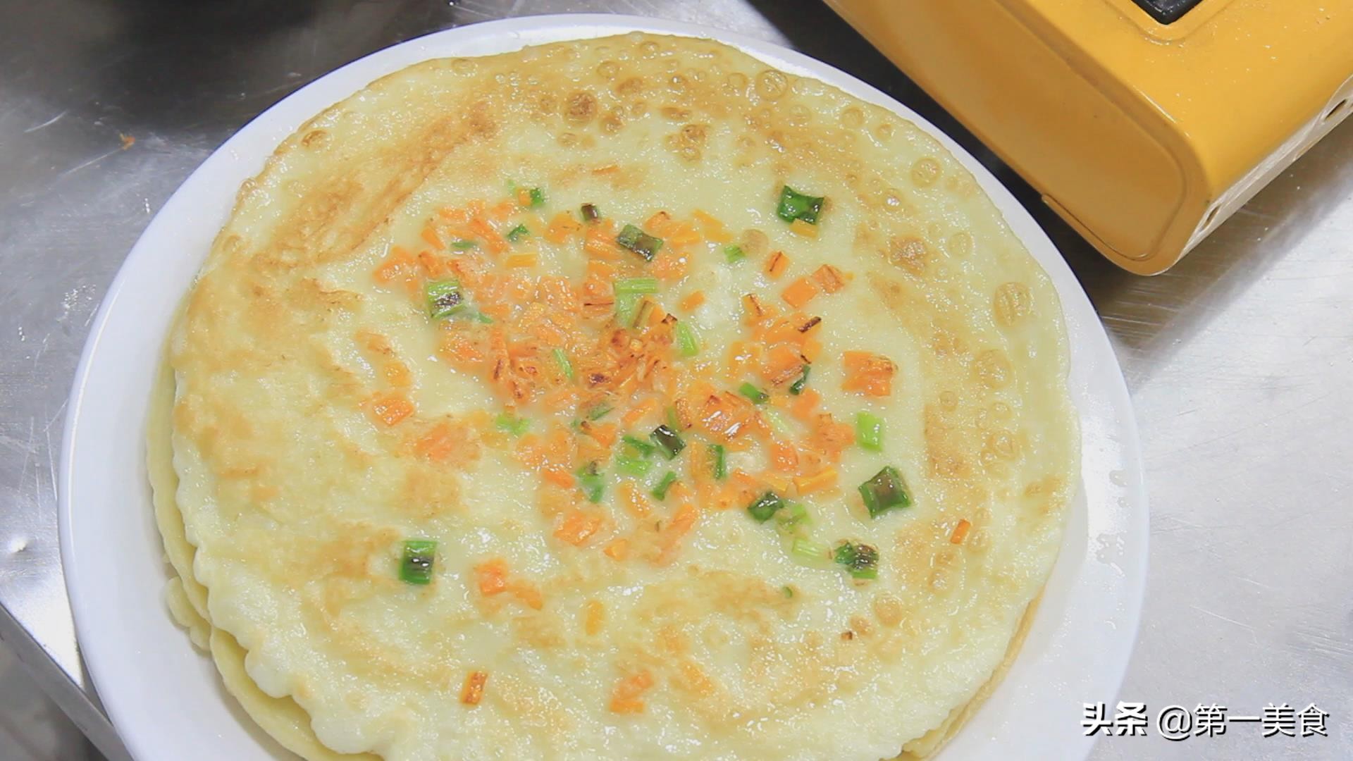 鸡蛋煎饼怎么做松软酥脆,一碗面粉两个鸡蛋独家做法