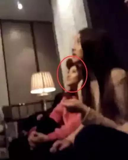 没被央视锤死?整容又离婚?网红转明星?连张艺兴都要替她背锅?