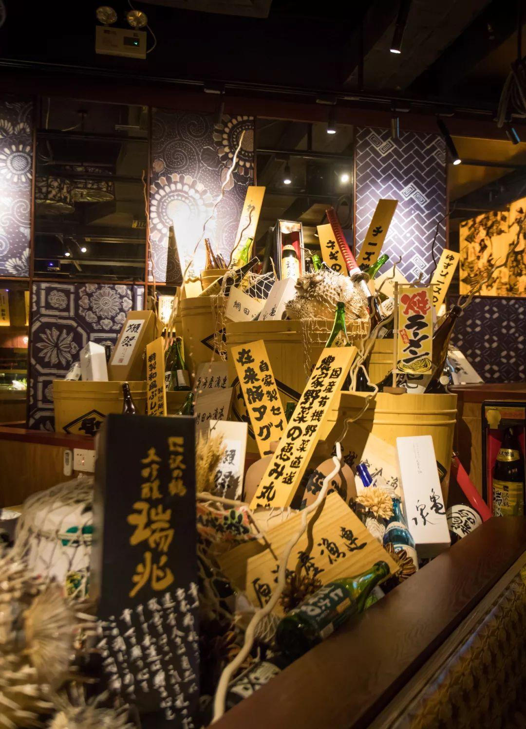 日式酒场大哥大出来营业了，凌晨3点还被小仙女围观