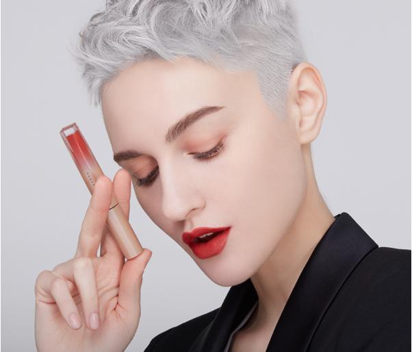 香奈儿狮子口红黄皮,香奈儿黄皮必入的银管口红