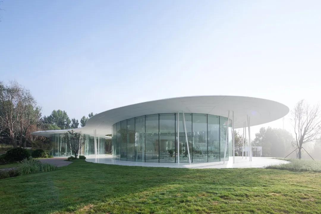 消隐在自然山水之中的四季花房——青岛万科·四季草堂