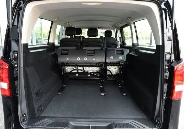 奔驰7座车威霆,奔驰威霆和v260区别评测