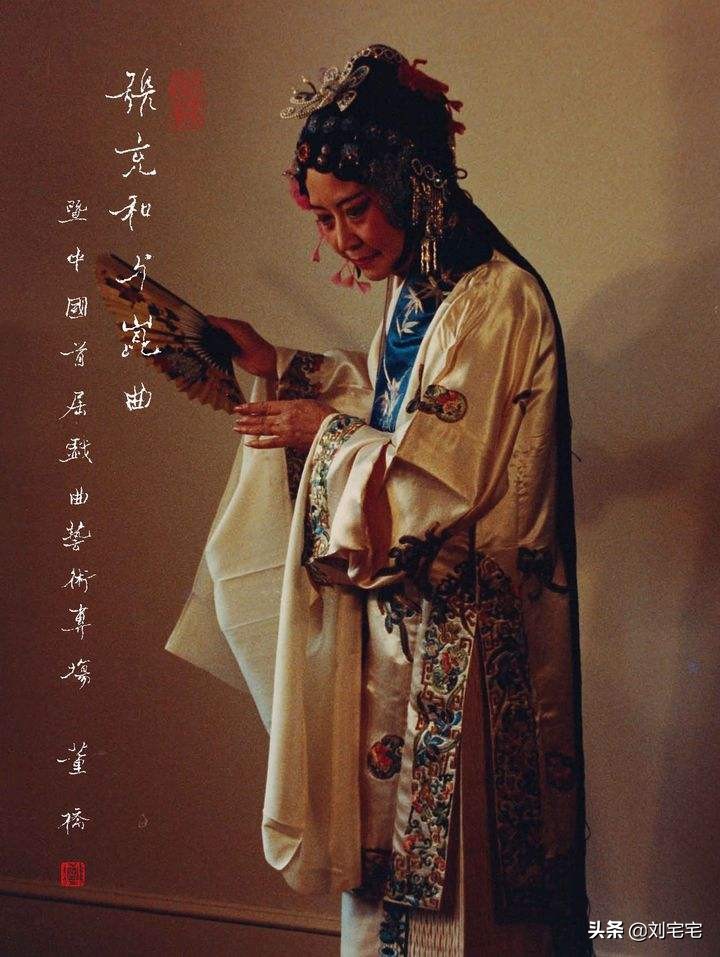 董桥和余秋雨散文比较,董桥散文经典