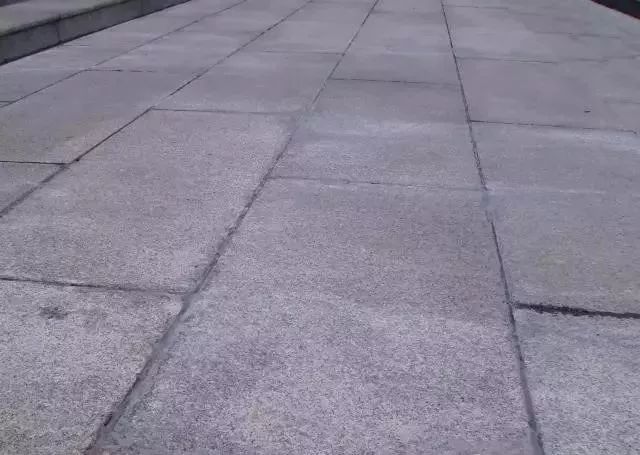 石材反碱和泛碱的区别,室外地面石材泛碱怎么办