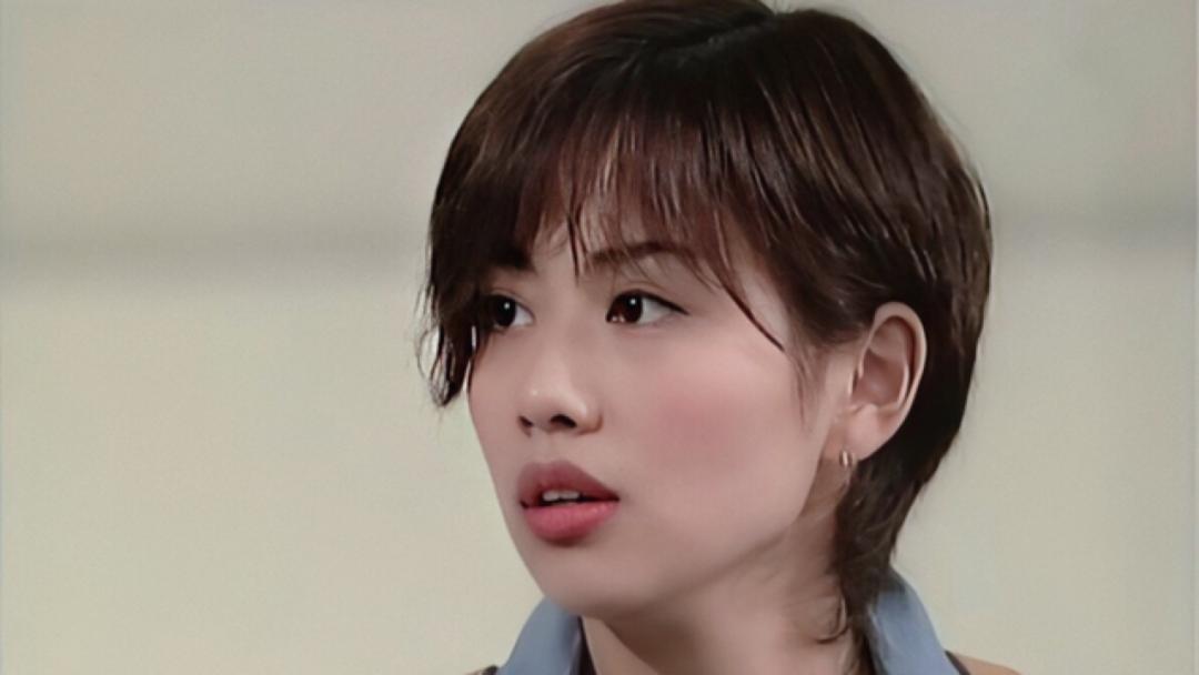 被「毁」过，她反而更迷人了