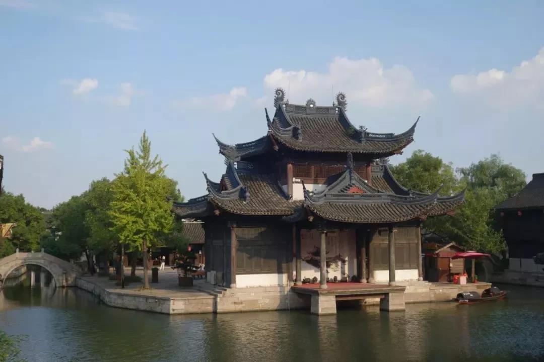 鲁迅笔下的鲁镇是什么样的地方,鲁迅小说中的鲁镇是个怎样的地方