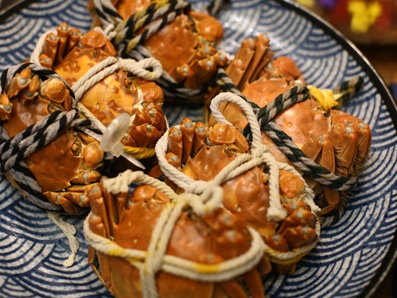 大闸蟹蒸熟了放冰箱能保存多久,大闸蟹冰箱保存方法用泡沫箱