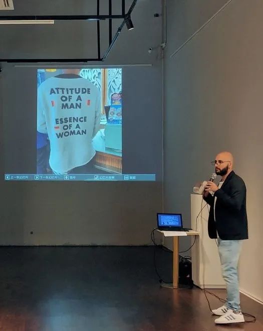 深圳灯光秀与武汉灯光秀,春光无限好深圳