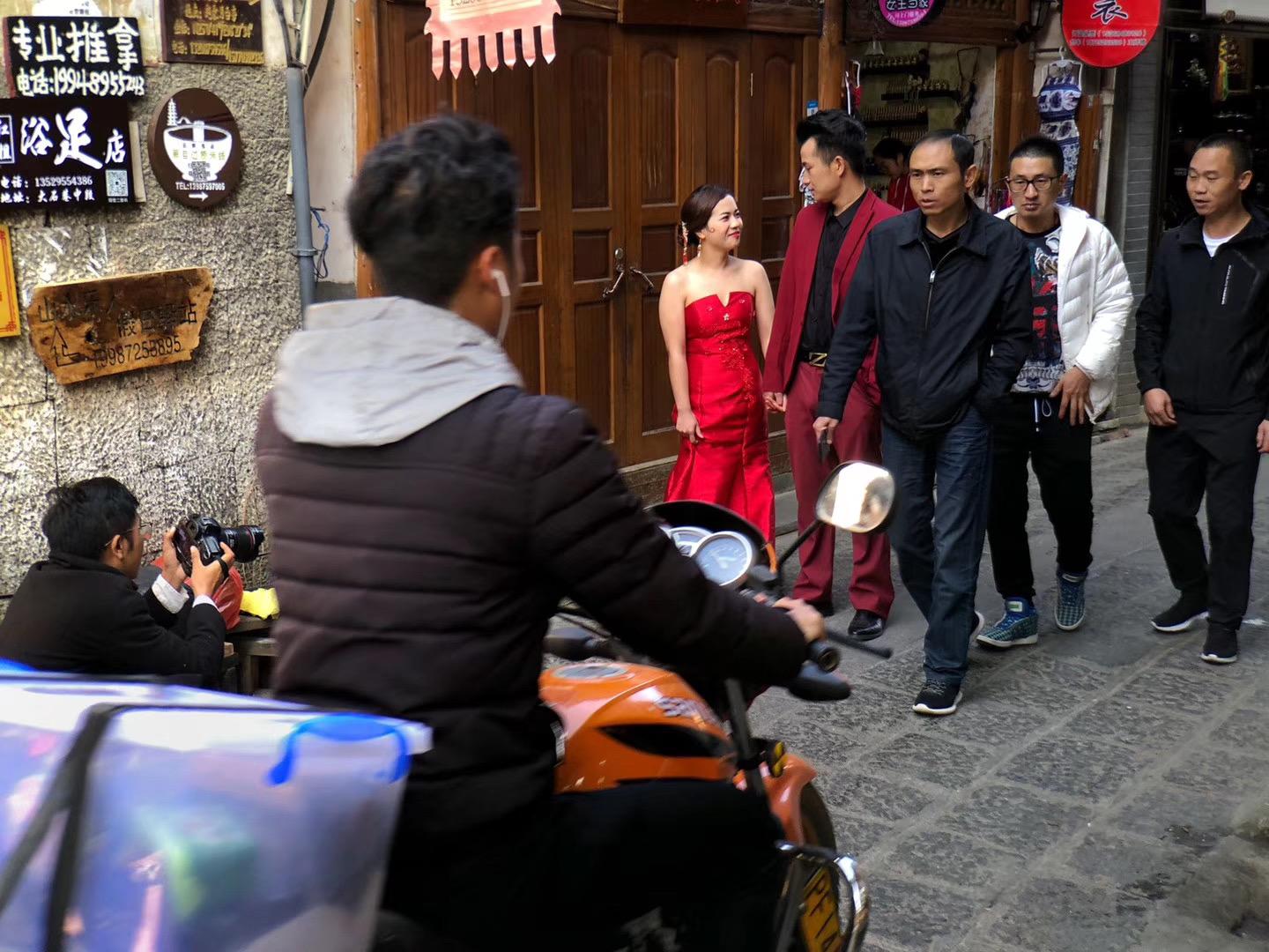 摄影师拍摄好的照片怎么处理,把照片拍模糊是什么手法