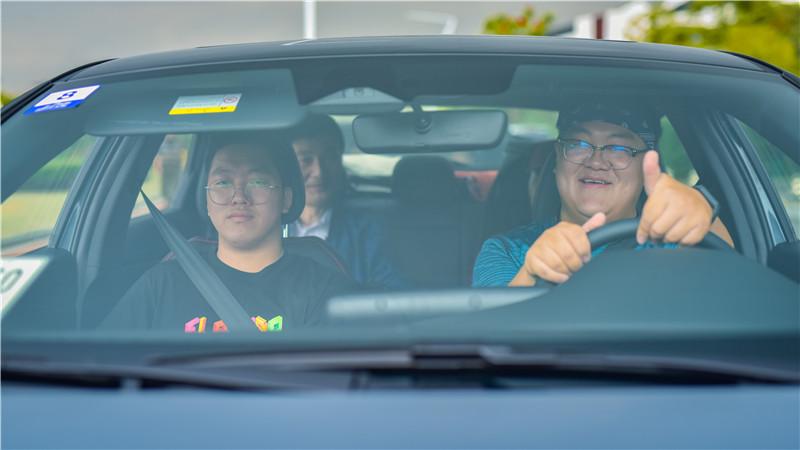 2020现代第七代伊兰特白色,小米社区新品季