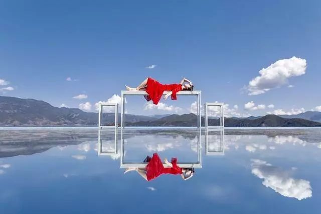 好想一起在这个古镇共度余生,我想和你去大草原的湖边是什么歌