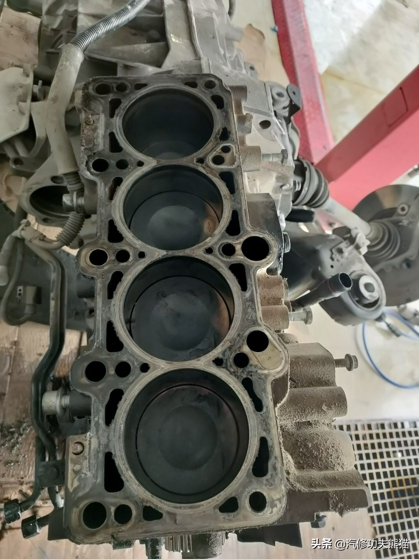 10年奥迪a6l2.0t烧机油维修,奥迪a6l2.0t烧机油吗