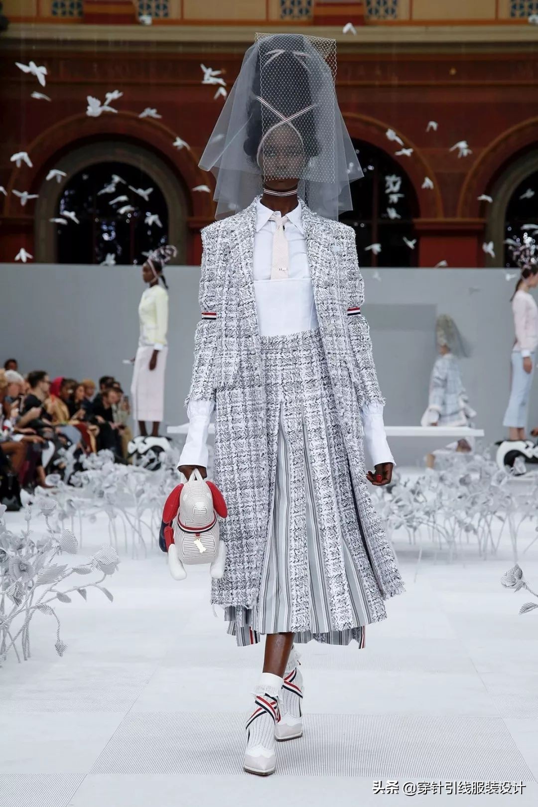 thombrowne西装全身搭配,thombrowne西装上身效果