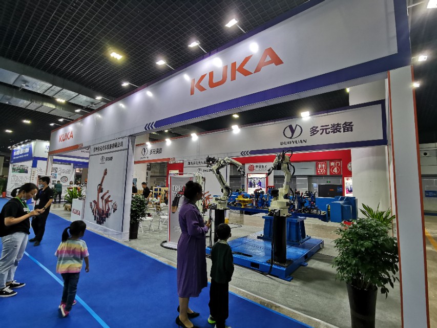 机器人会抢饭碗么,机器人真的会抢人类的饭碗吗