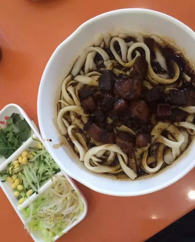 没想到北京地铁4号线这几站地能有30家好吃的,够你吃一年