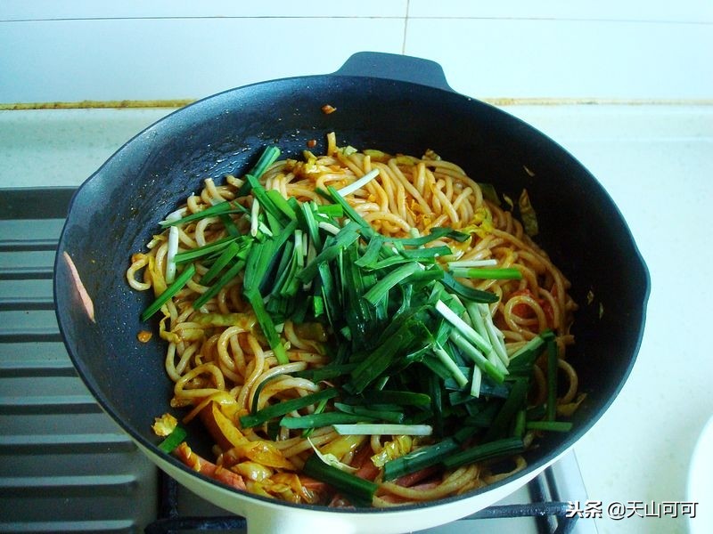 家常炒米粉简单又好吃,炒米粉怎么让不粘不坨又好吃
