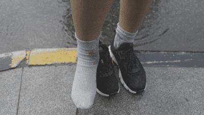 磁力按摩防水鞋,用强磁铁做摇步器