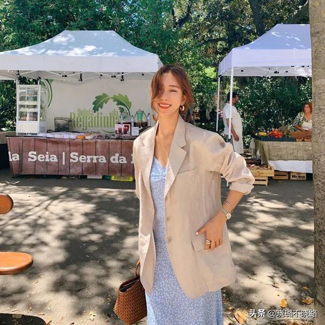 春夏流行这4件西装裙子优雅高级,短西装裙子春天这样穿美爆了