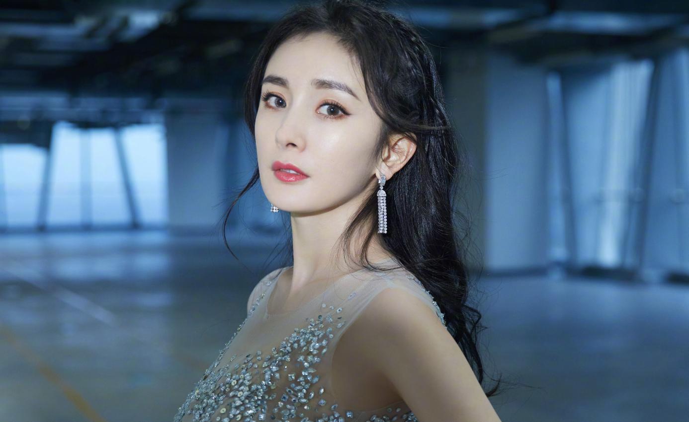 杨幂红宝石耳坠多少钱,杨幂明星珠宝