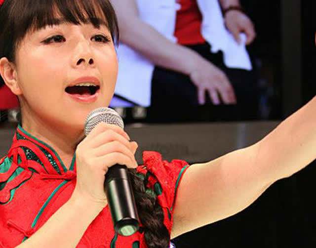 农村土丫头王二妮近照 (旧版的王二妮视频)