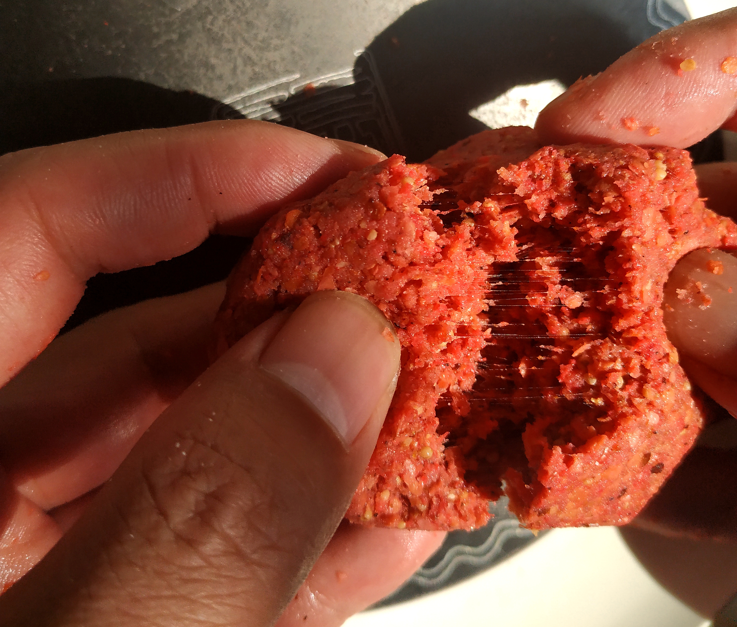 自制“拉大球”饵料有捷径：巧用海藻粉，实现拉饵又大、又密实