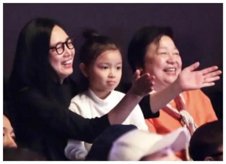 刘德华和朱丽倩的婚纱照,四大天王刘德华爱人