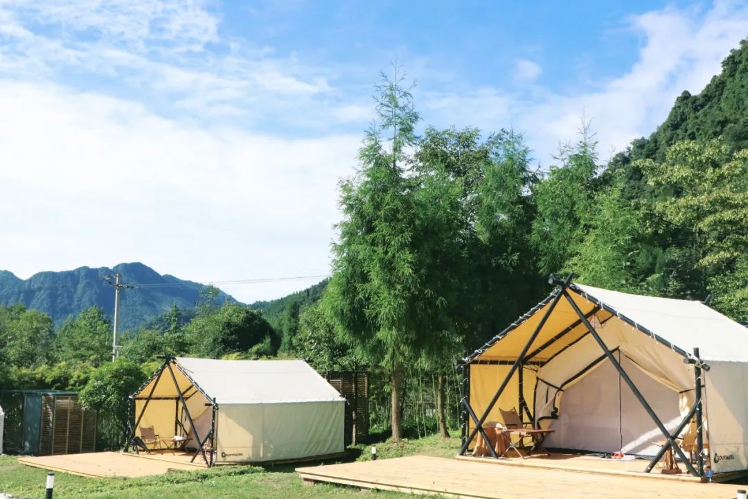 彭州太空舱营地,成都熊猫森林太空舱民宿