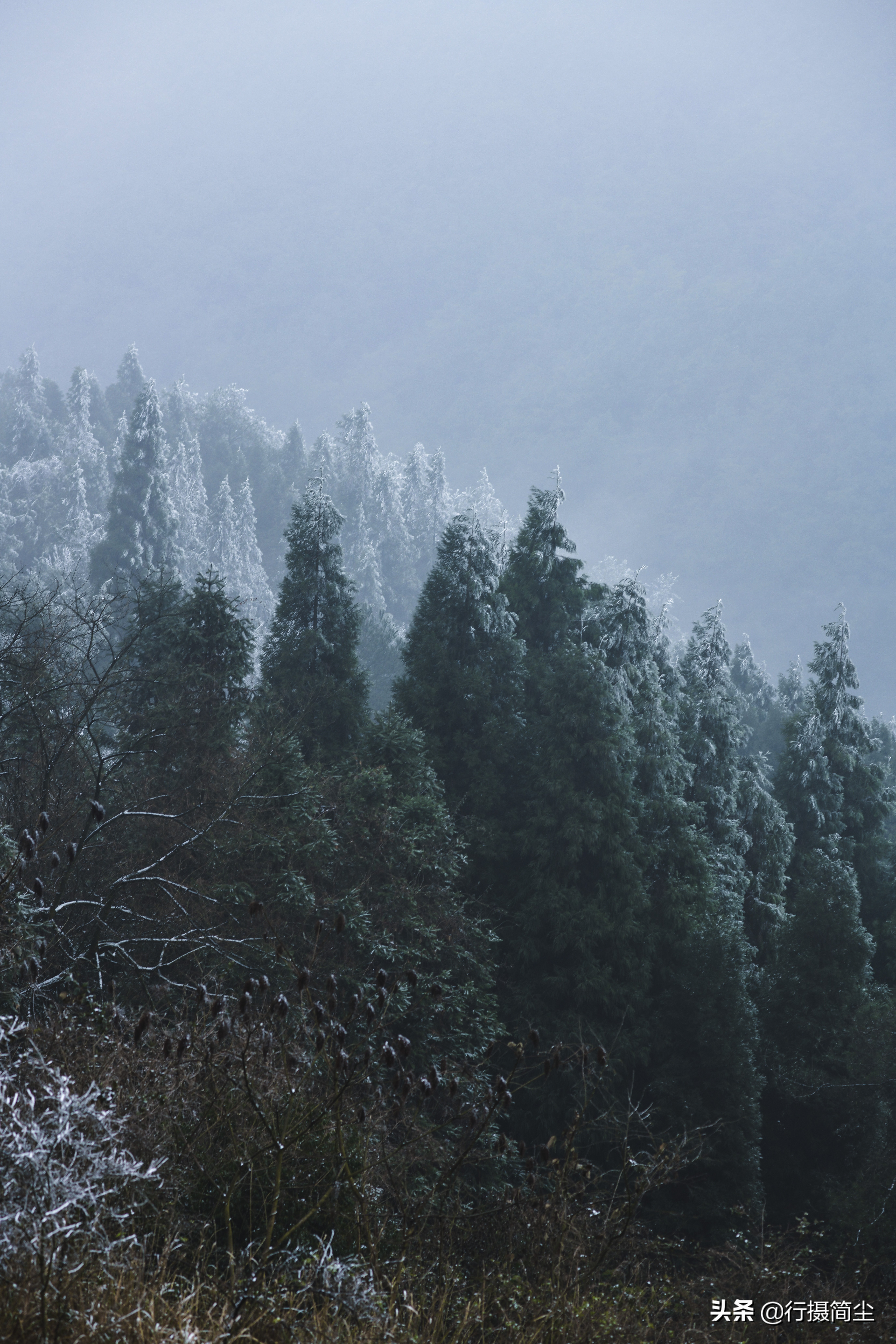 华蓥山宝鼎雪景航拍,华蓥山宝鼎冬天看日出