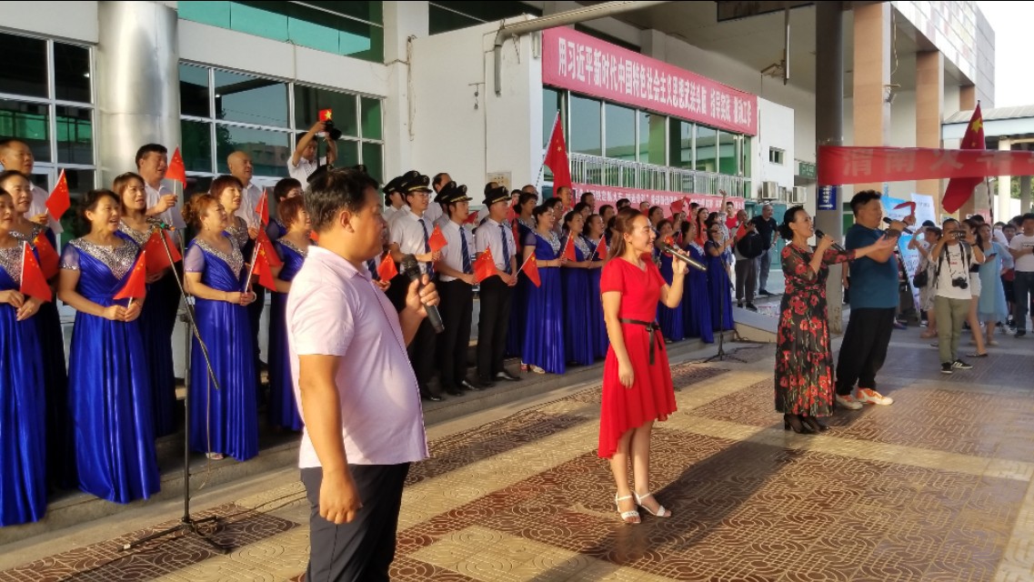 中甲第23轮:《中国万岁,我是护旗手》红动渭南火车站