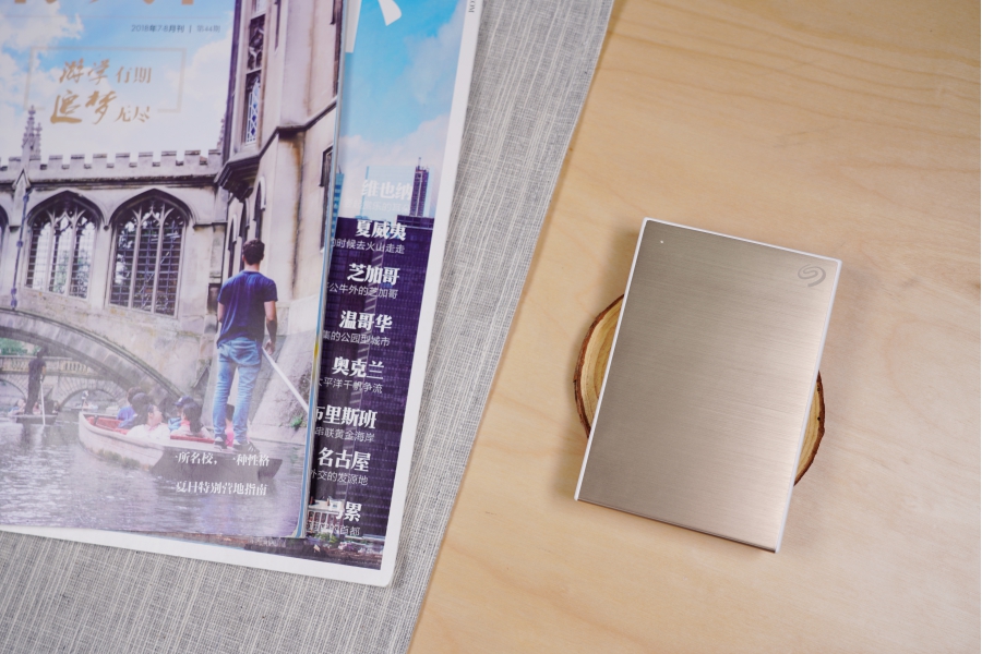 希捷铭系列和希捷桌面移动存储3.5,希捷铭系列移动硬盘买1t还是2t的