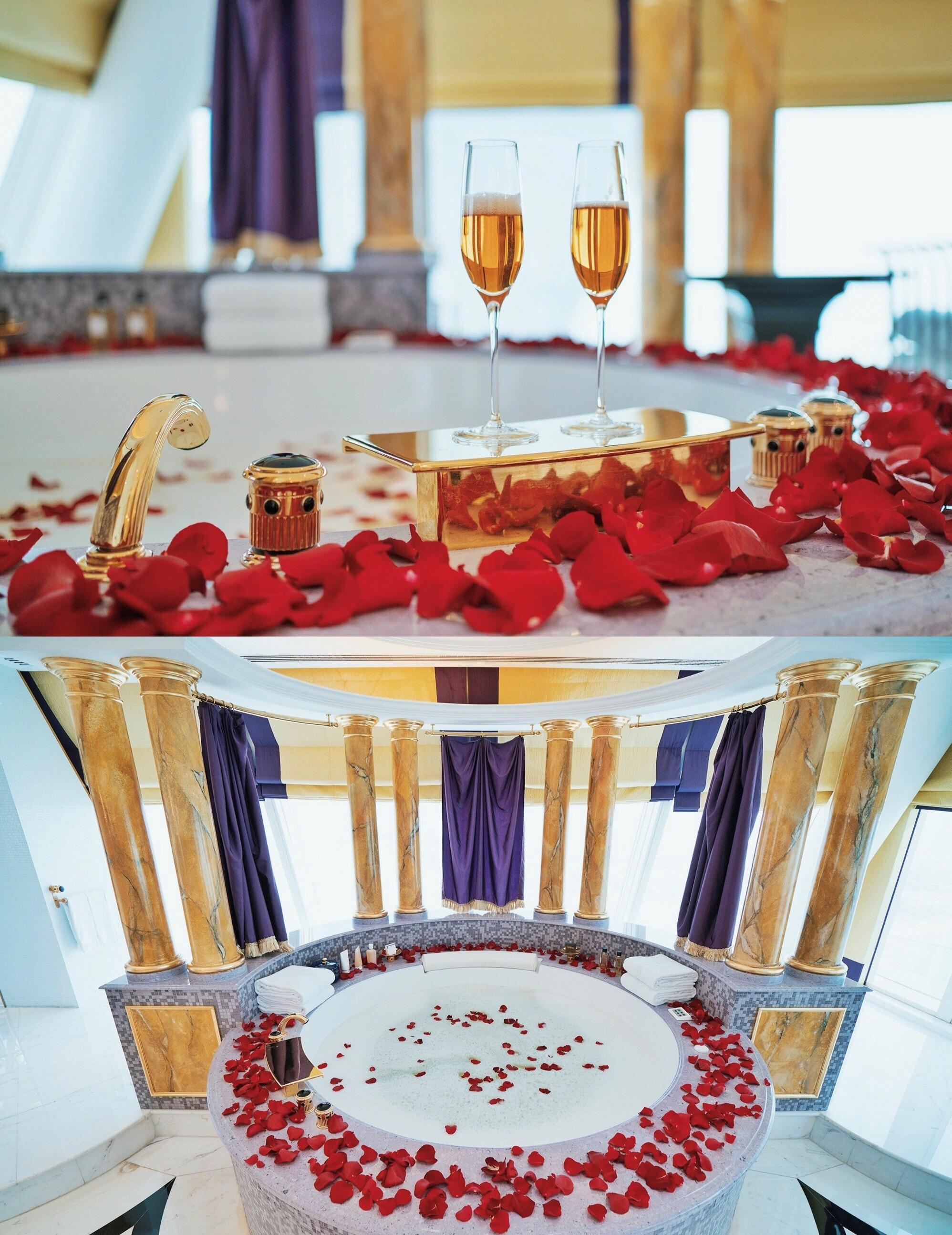 一个人走在异国他乡的路上,一个人行走在沙漠里面